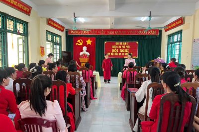 TRƯỜNG MẦM NON PHÚ PHÚC TỔ CHỨC HỘI NGHỊ GẶP MẶT, CHIA TAY GIÁO VIÊN VỀ HƯU