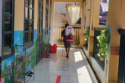 Trường Mầm non Phú Phúc xã Nam Lý phun thuốc diệt muỗi phòng chống sốt xuất huyết